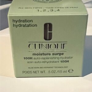 Clinique Moisture Surge Hydrator - Light Green